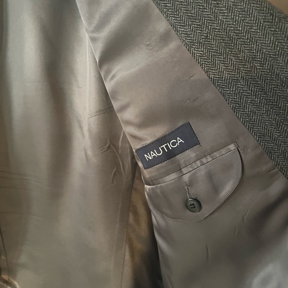 Nautica All Wool Blazer  Grey and Black Herringbone Pattern Superior Tailoring - Picture 10 of 11